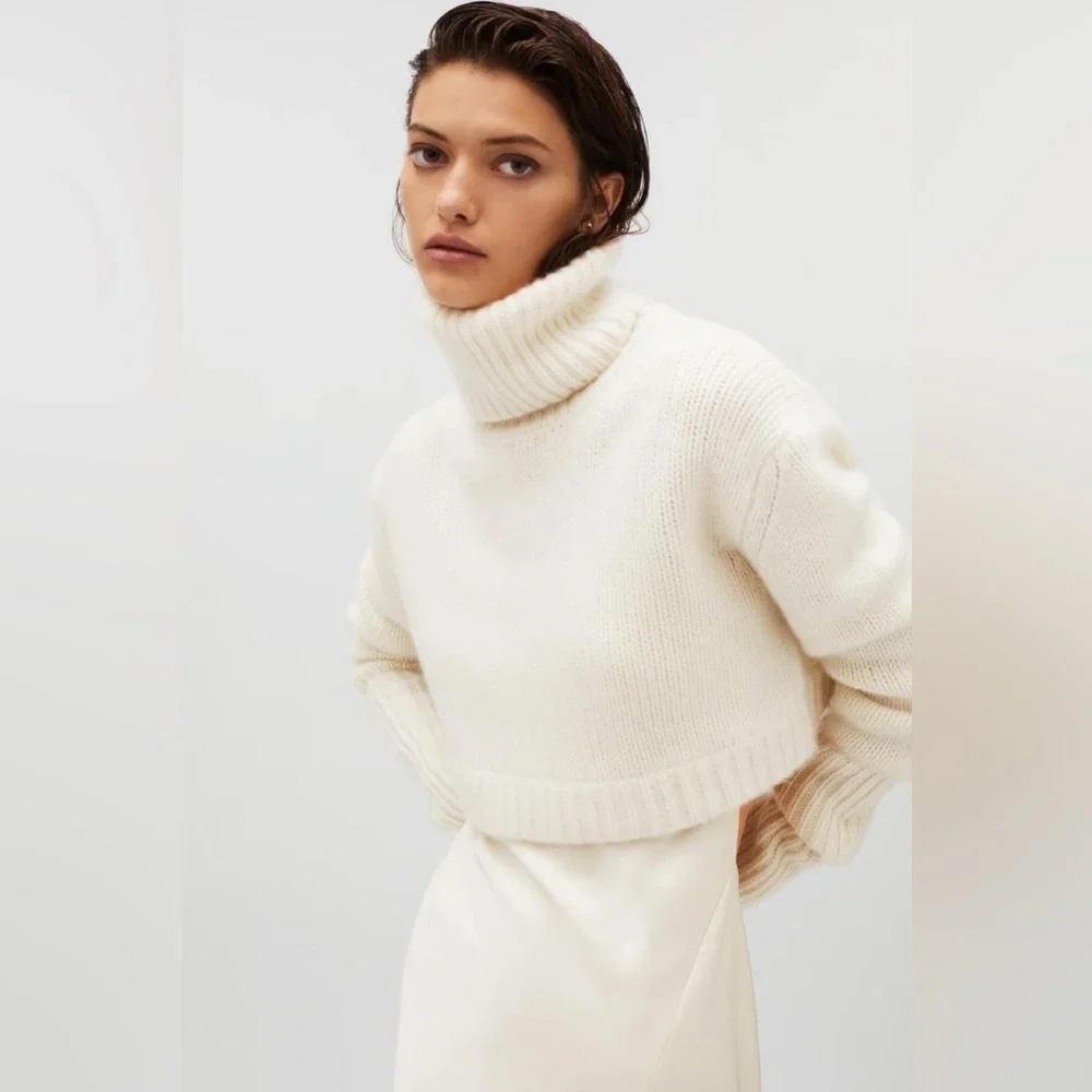 Zara Cream Cropped Turtleneck Sweater